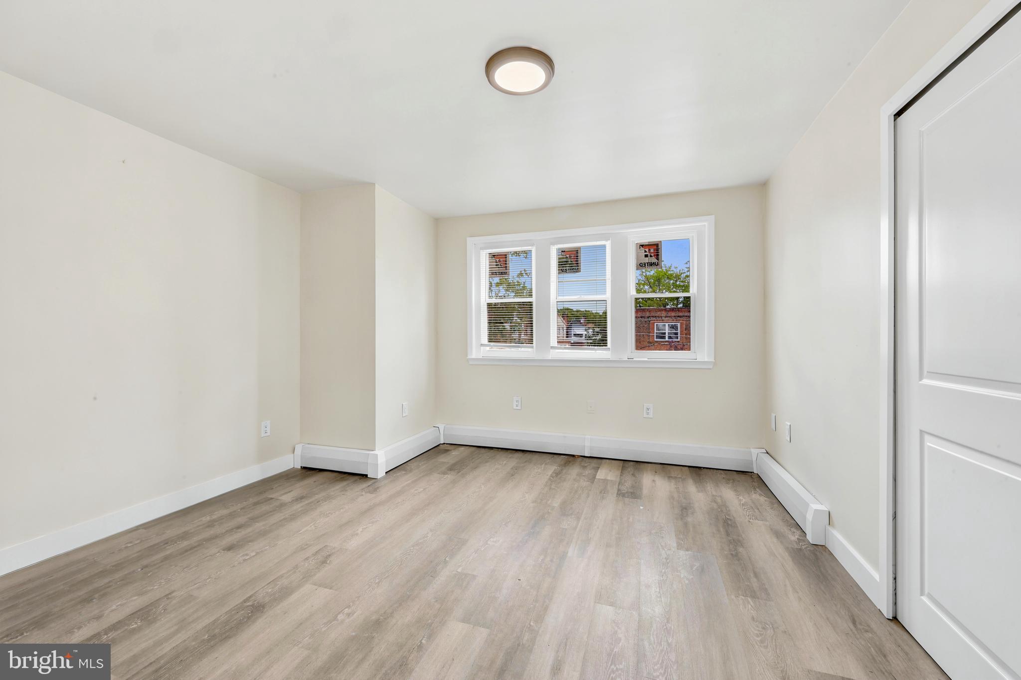 ELMWOOD PARK - Residential