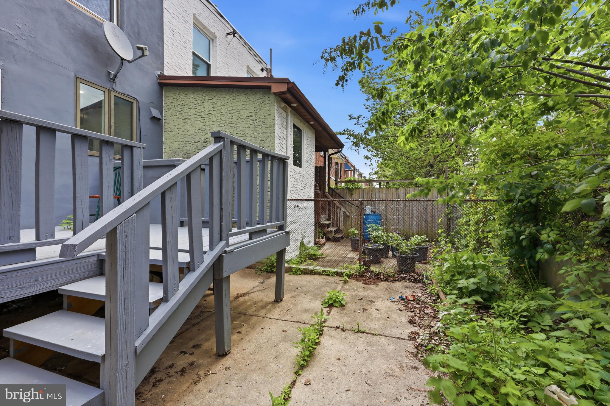 ELMWOOD PARK - Residential