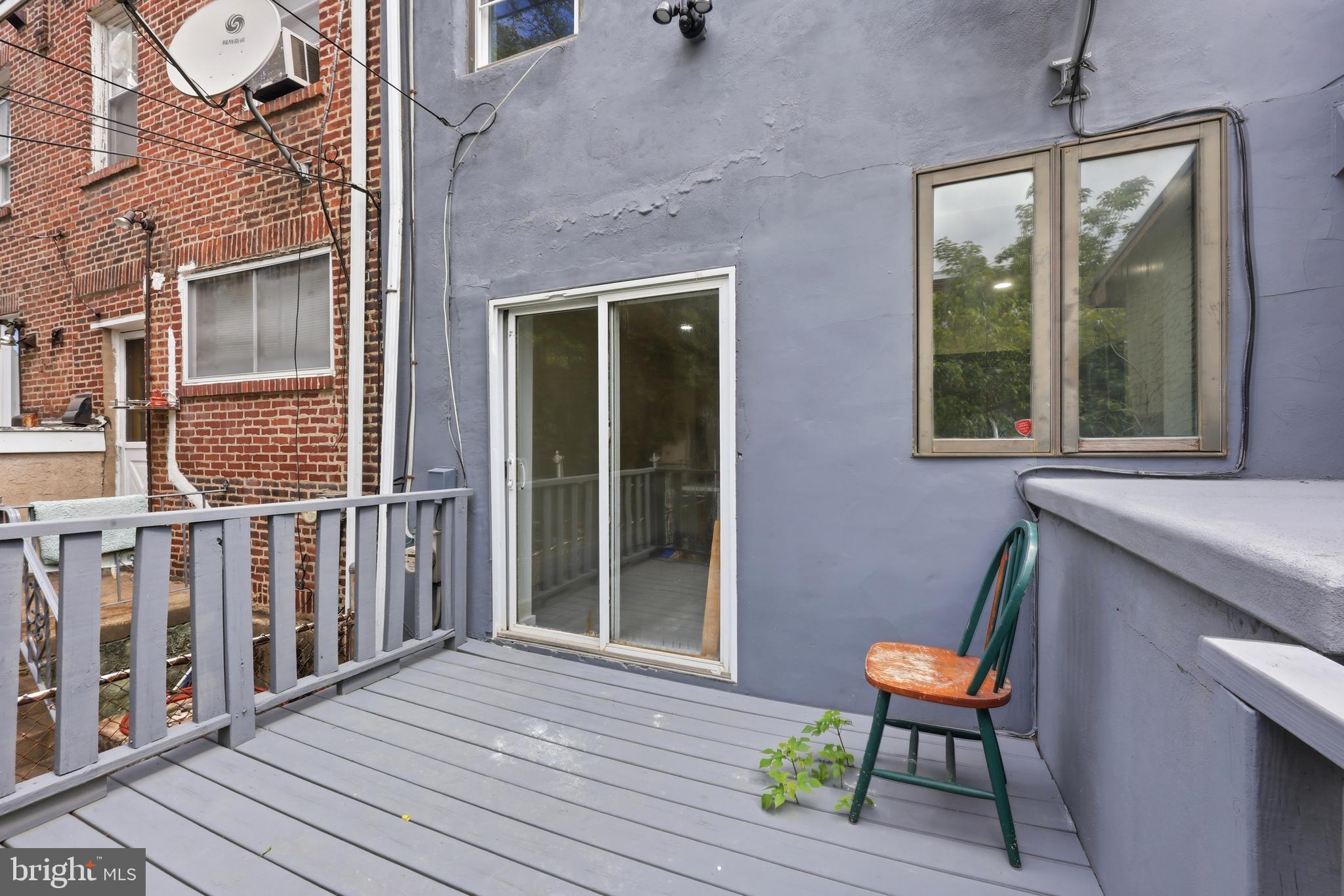 ELMWOOD PARK - Residential