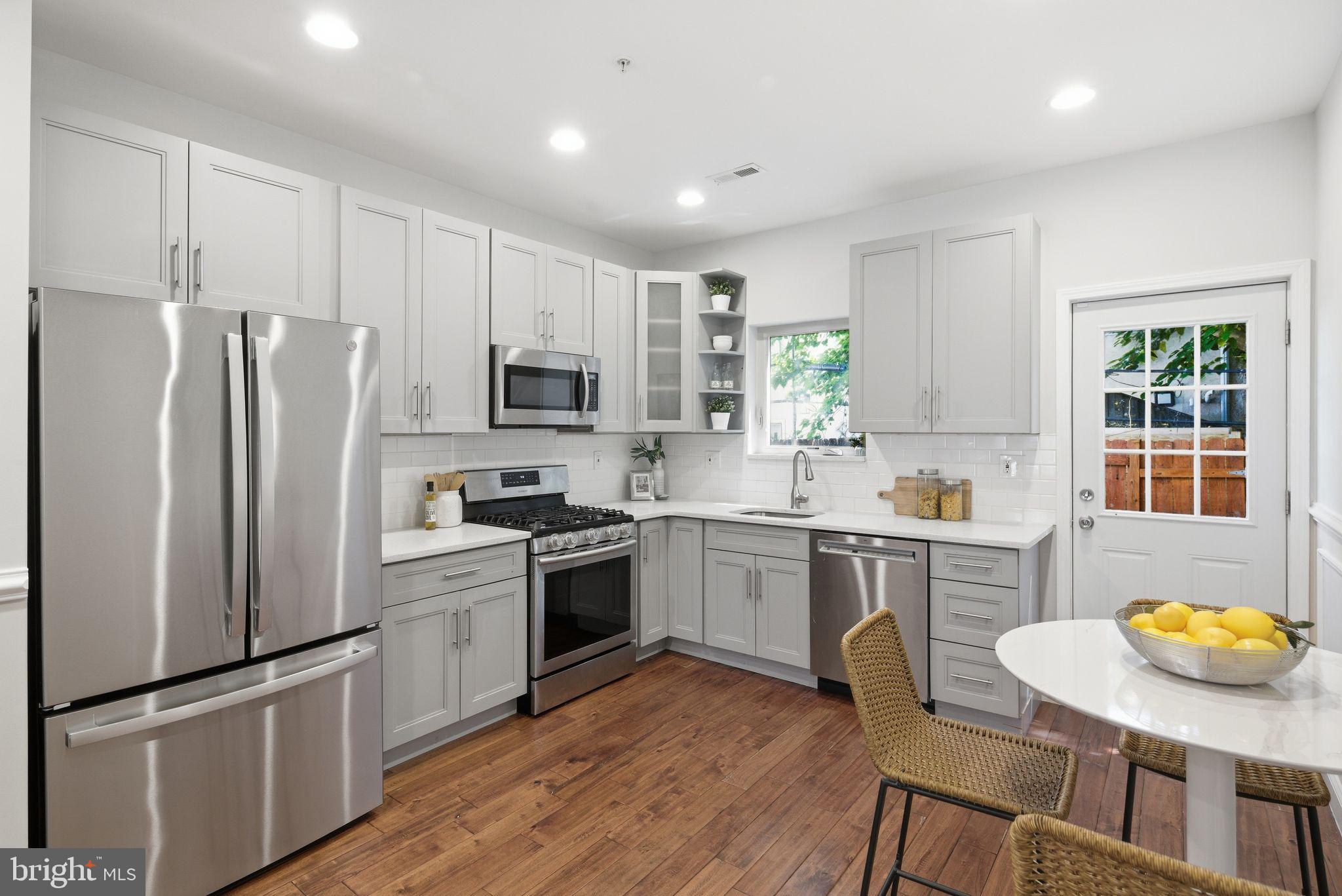 POINT BREEZE - Residential