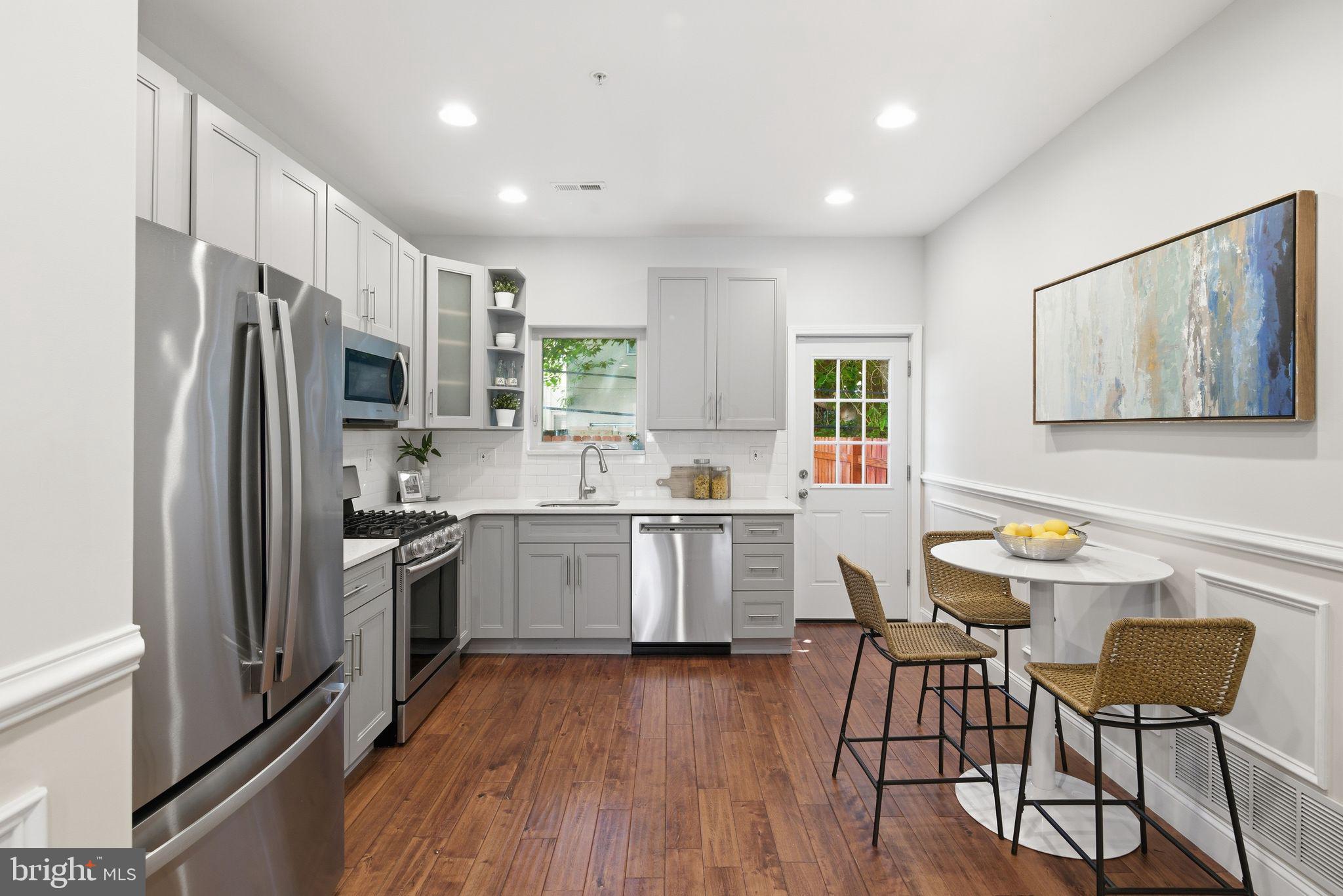 POINT BREEZE - Residential