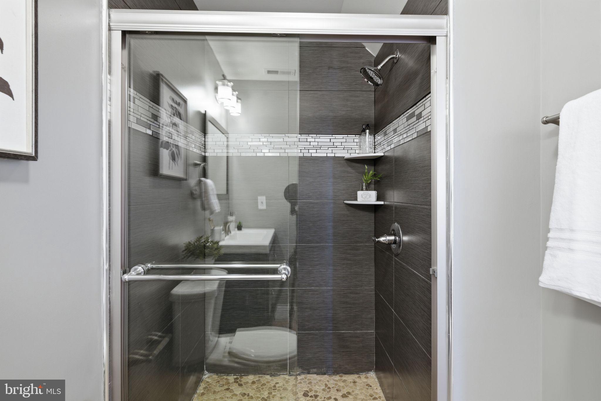 POINT BREEZE - Residential