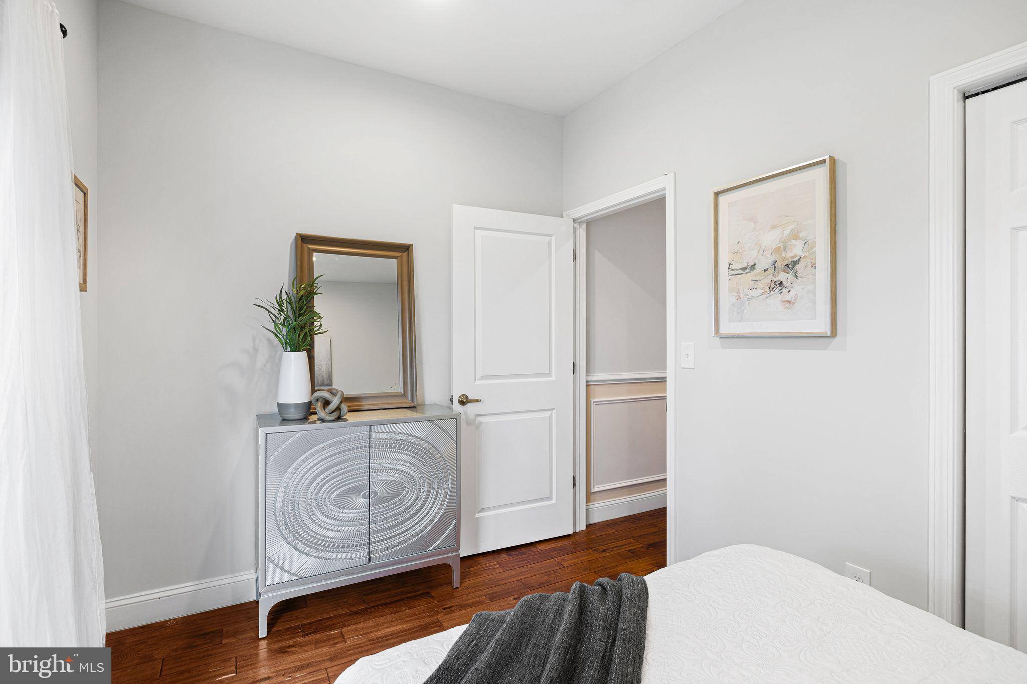 POINT BREEZE - Residential