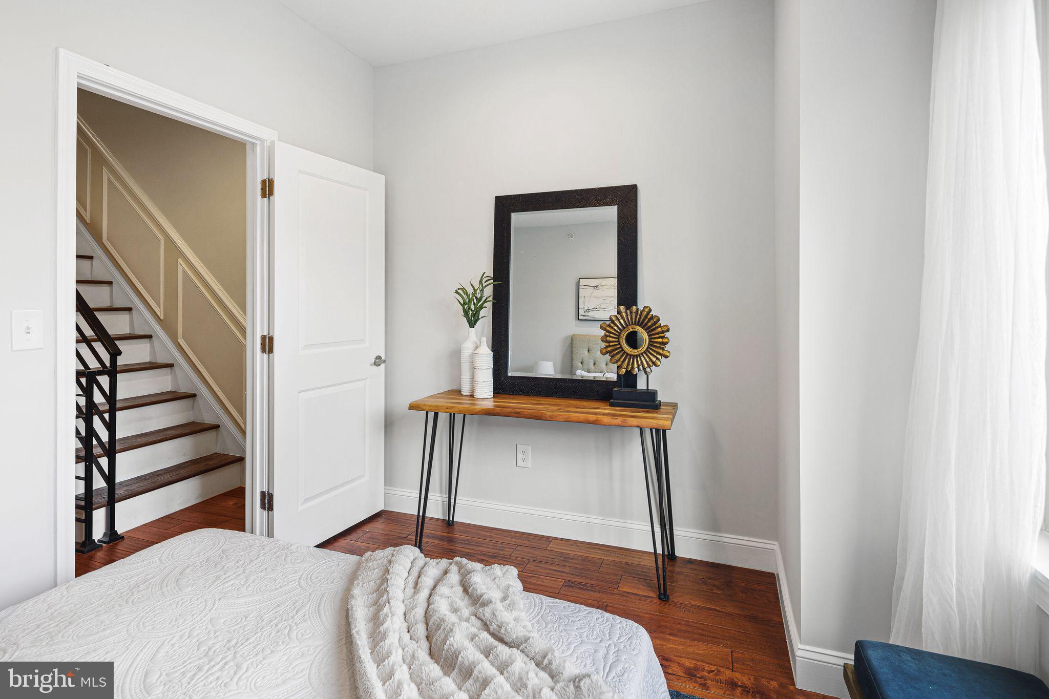 POINT BREEZE - Residential