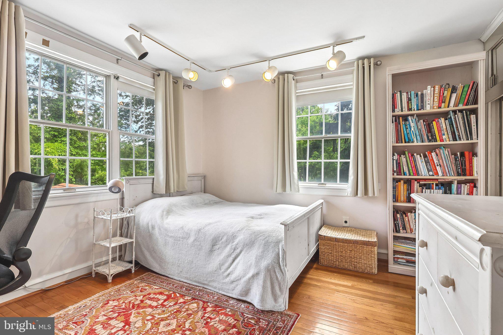 OAK HILL - Residential