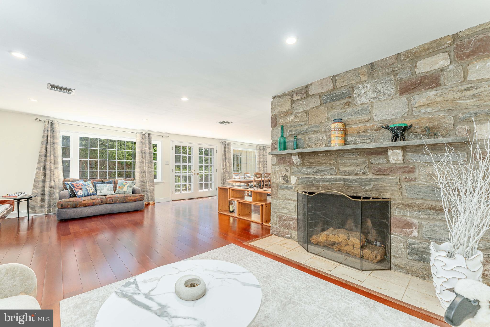OAK HILL - Residential