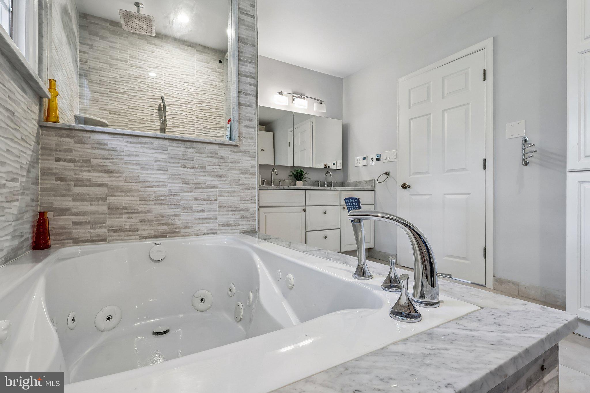 OAK HILL - Residential