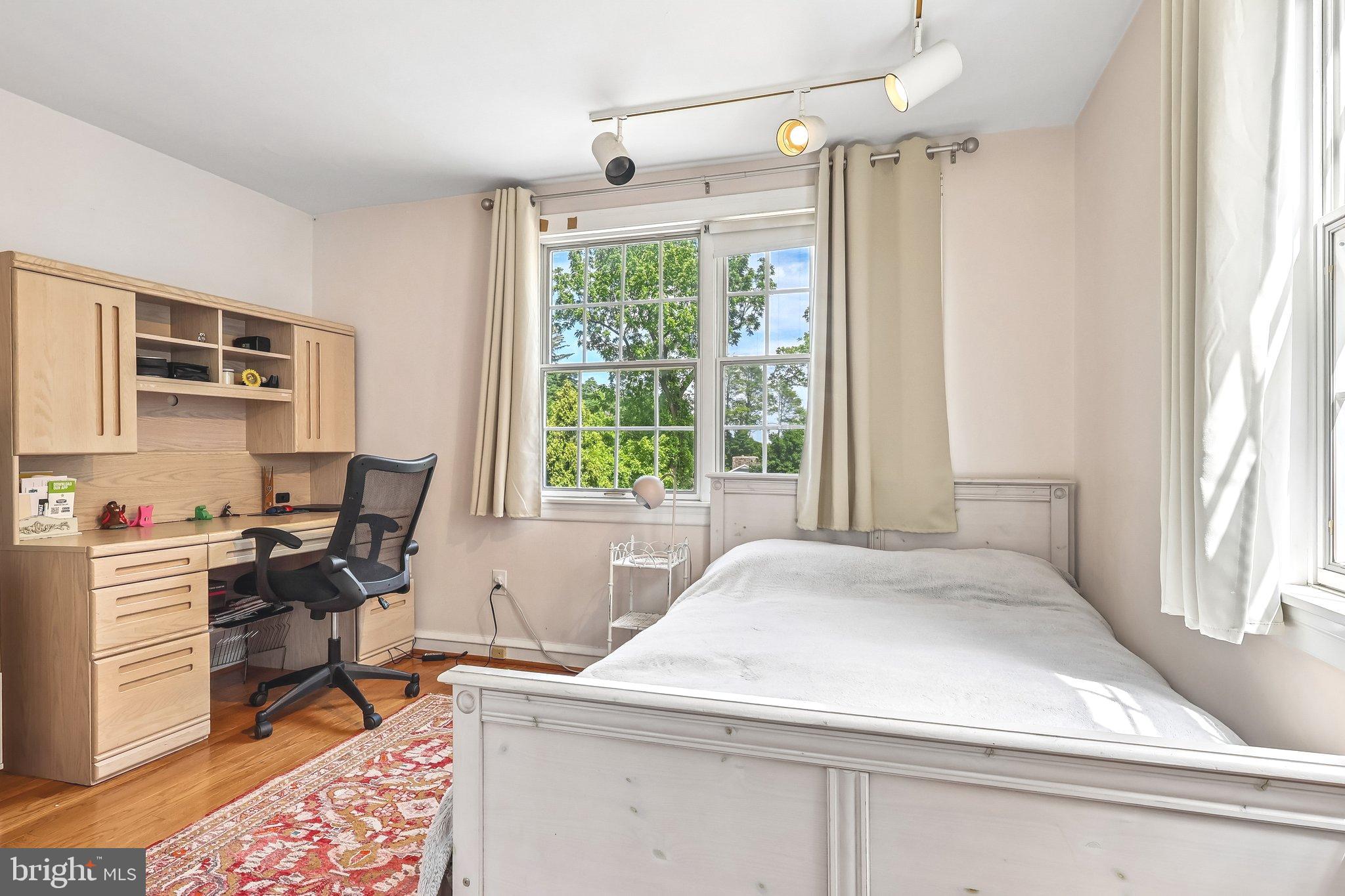 OAK HILL - Residential