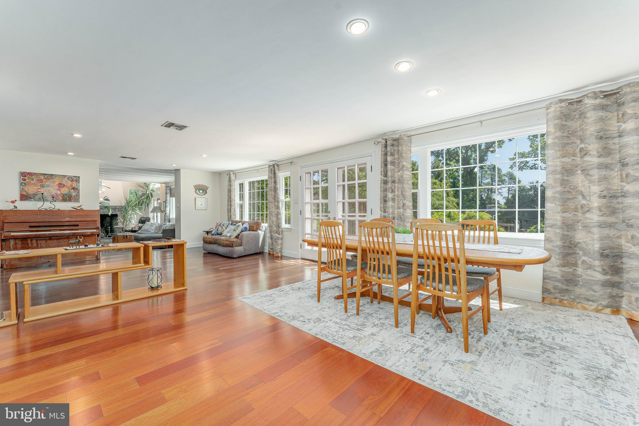 OAK HILL - Residential