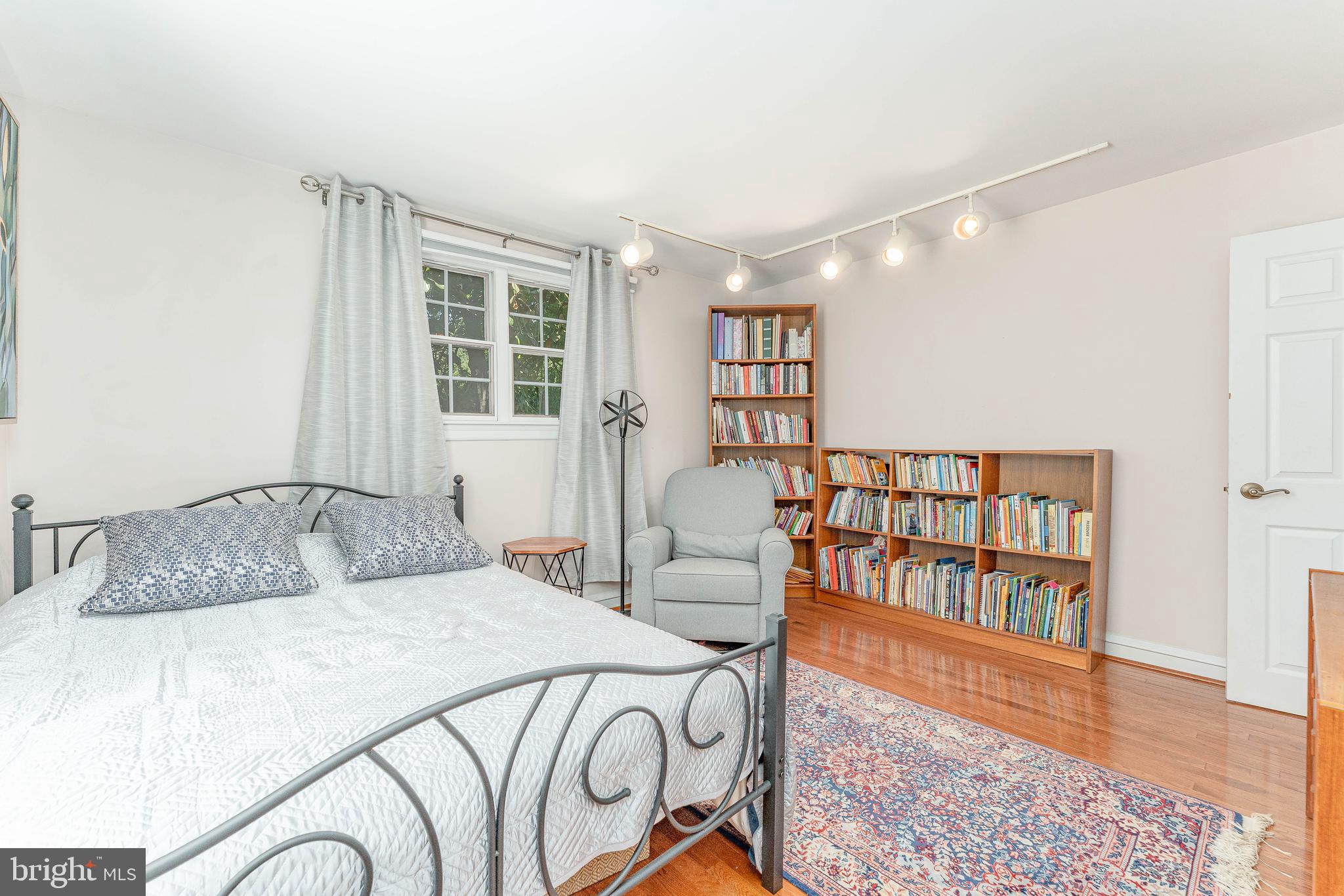 OAK HILL - Residential