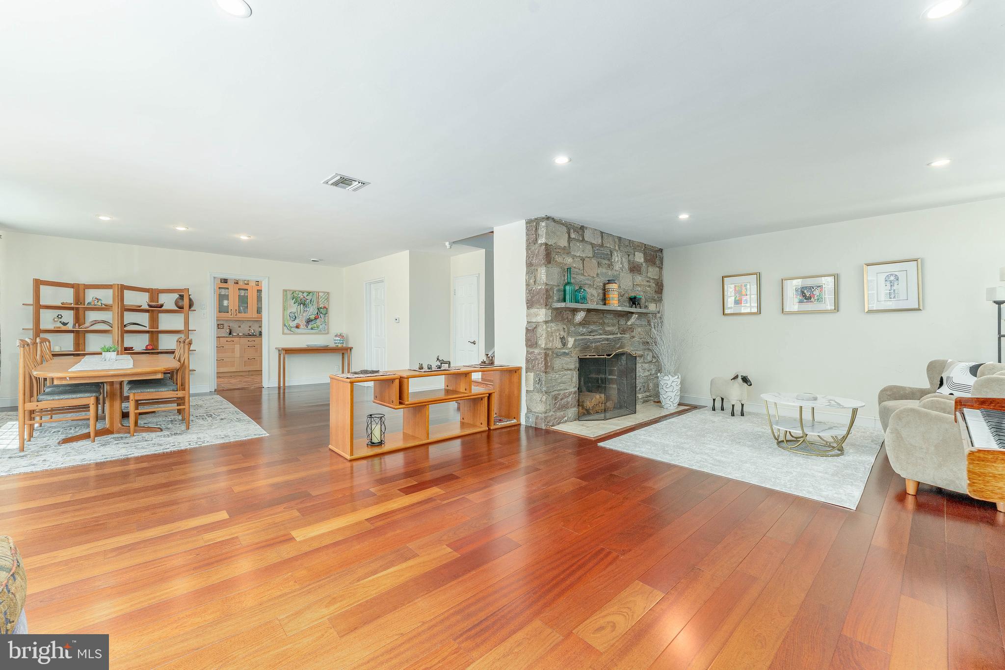 OAK HILL - Residential