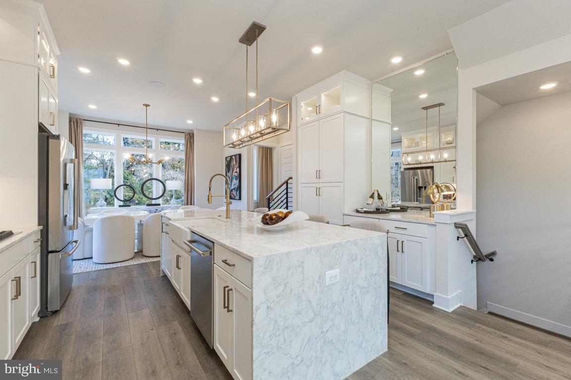 SUNSET STATION - Residential