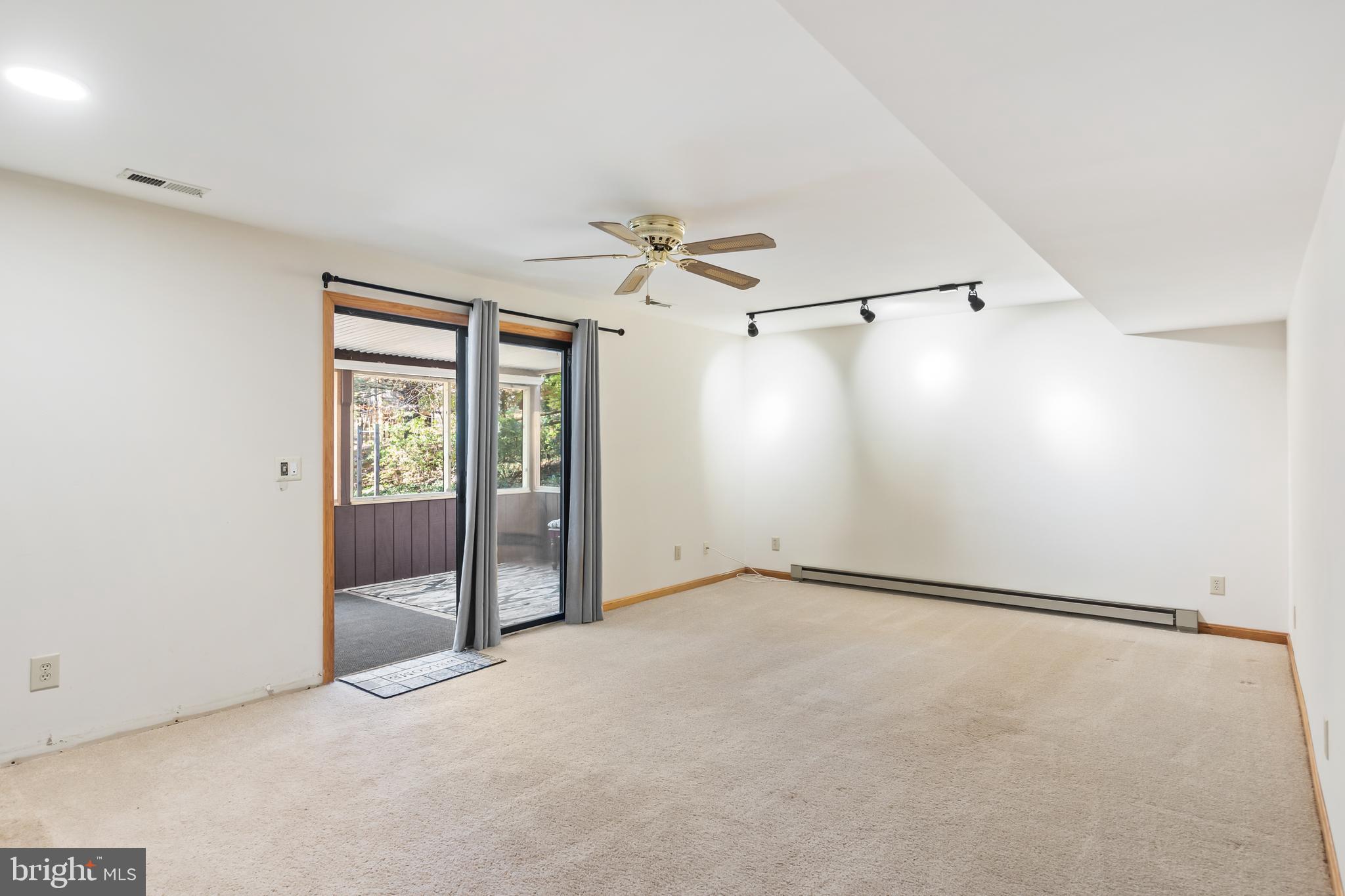OCCOQUAN FOREST - Residential