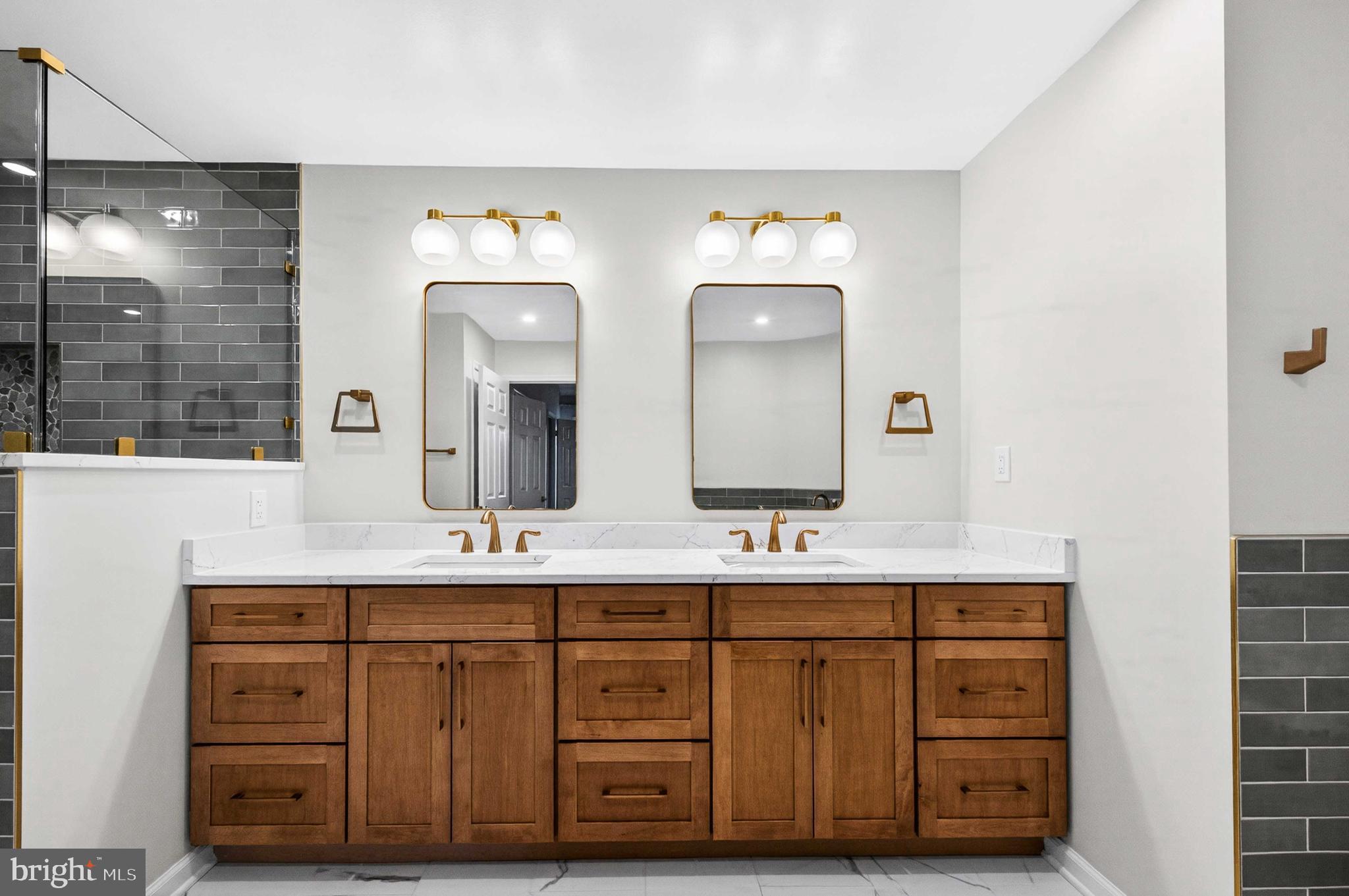 RIVERHILL - Residential