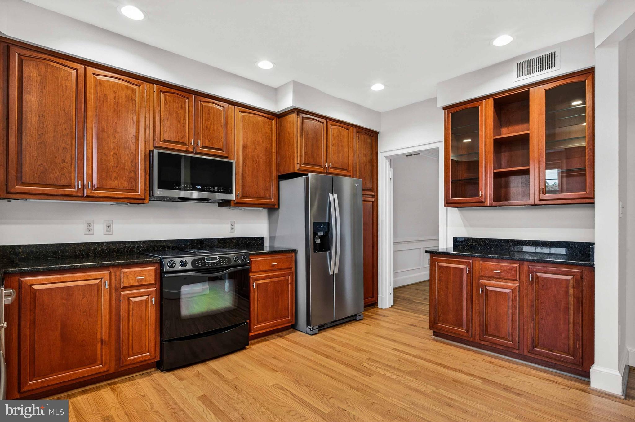 RIVERHILL - Residential