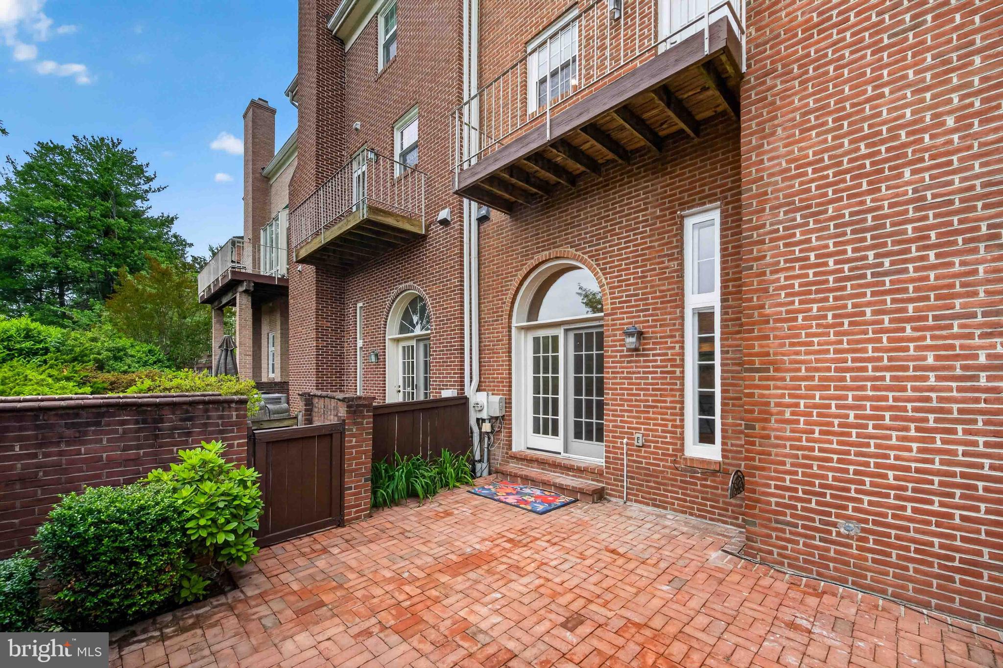RIVERHILL - Residential