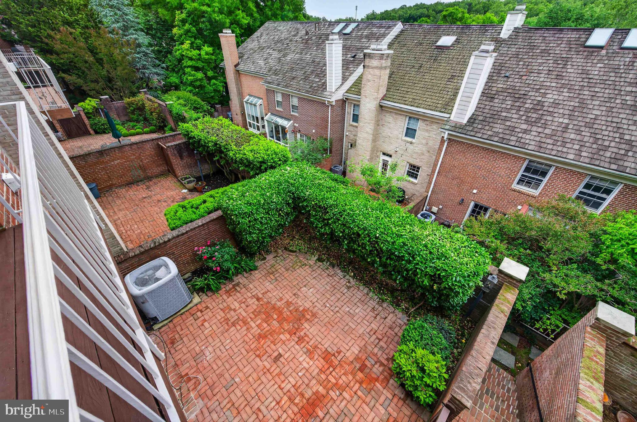 RIVERHILL - Residential