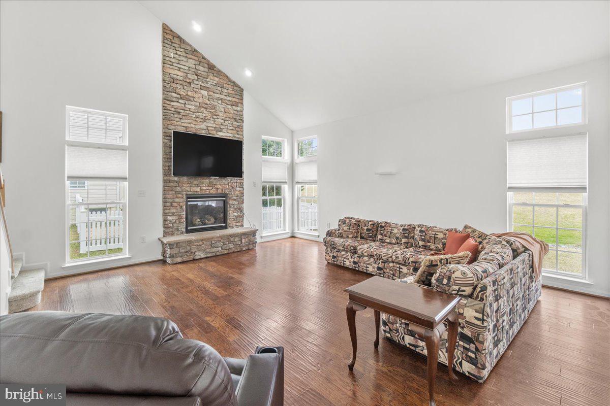BROOKFIELD - Residential