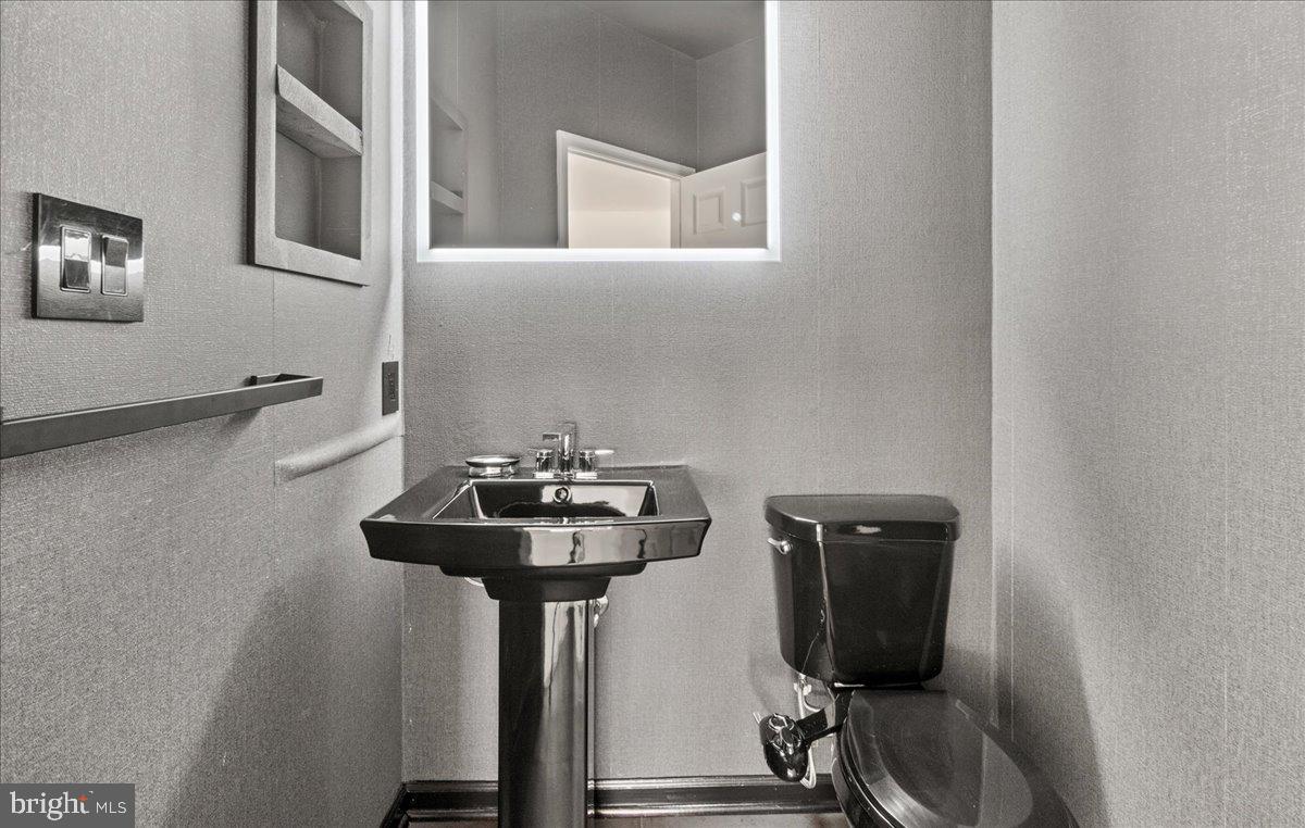 BROOKFIELD - Residential