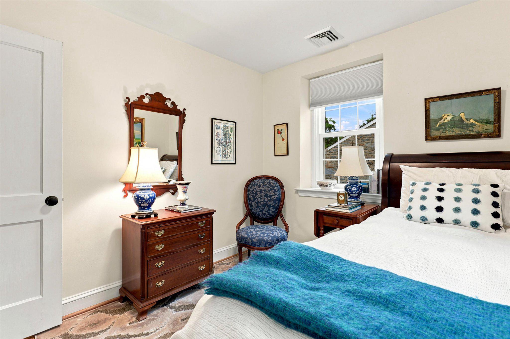 BROAD AXE VIL - Residential