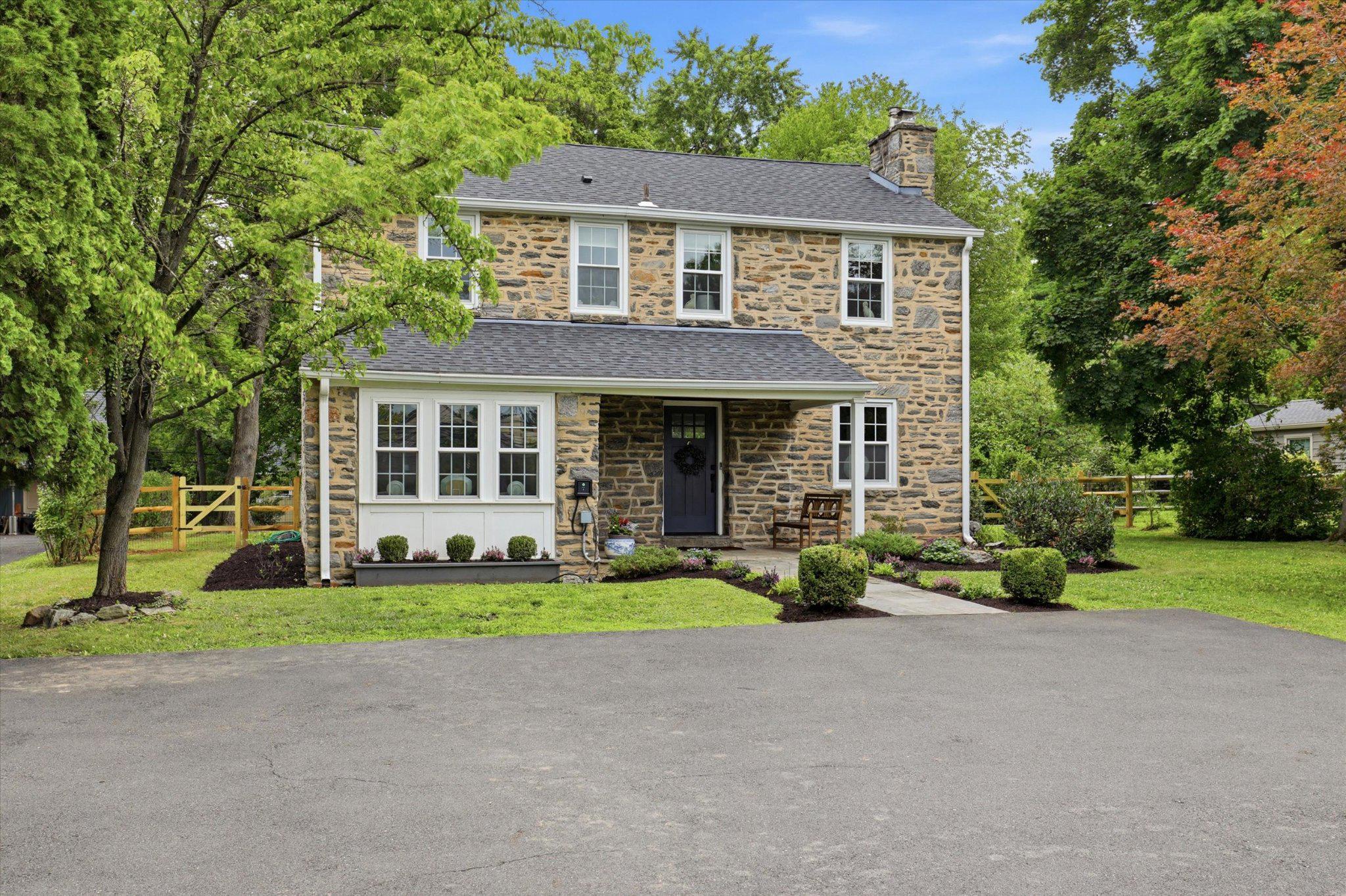 BROAD AXE VIL - Residential