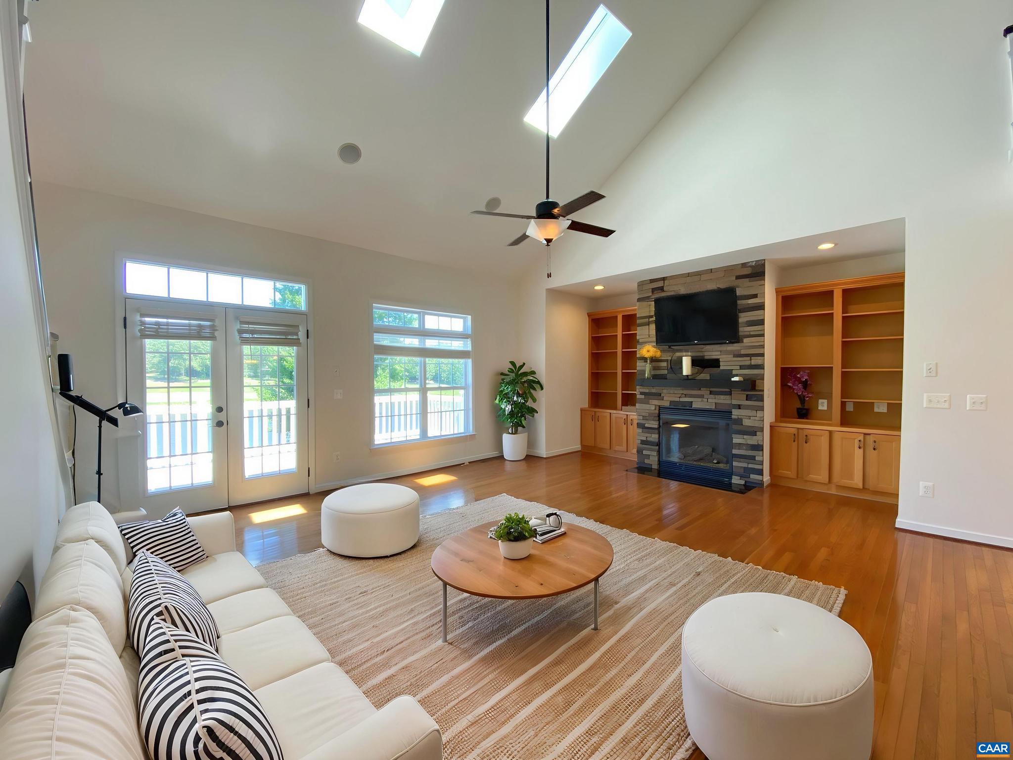 SPRING CREEK - Residential