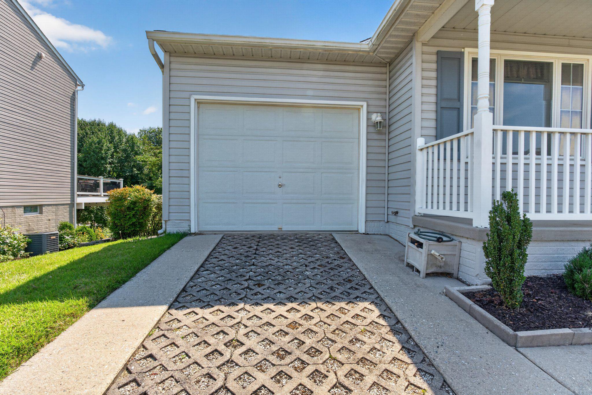 BEACHWOOD ESTATES - Residential
