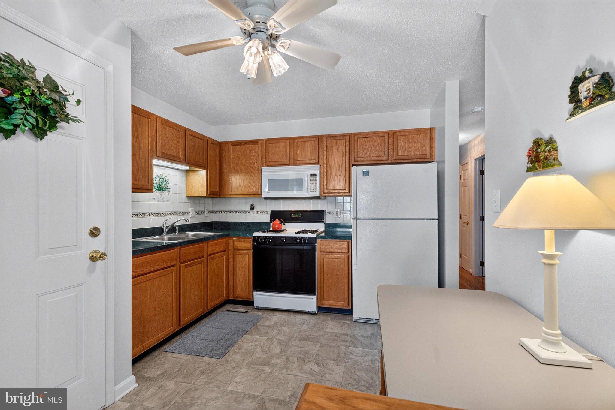 BEACHWOOD ESTATES - Residential