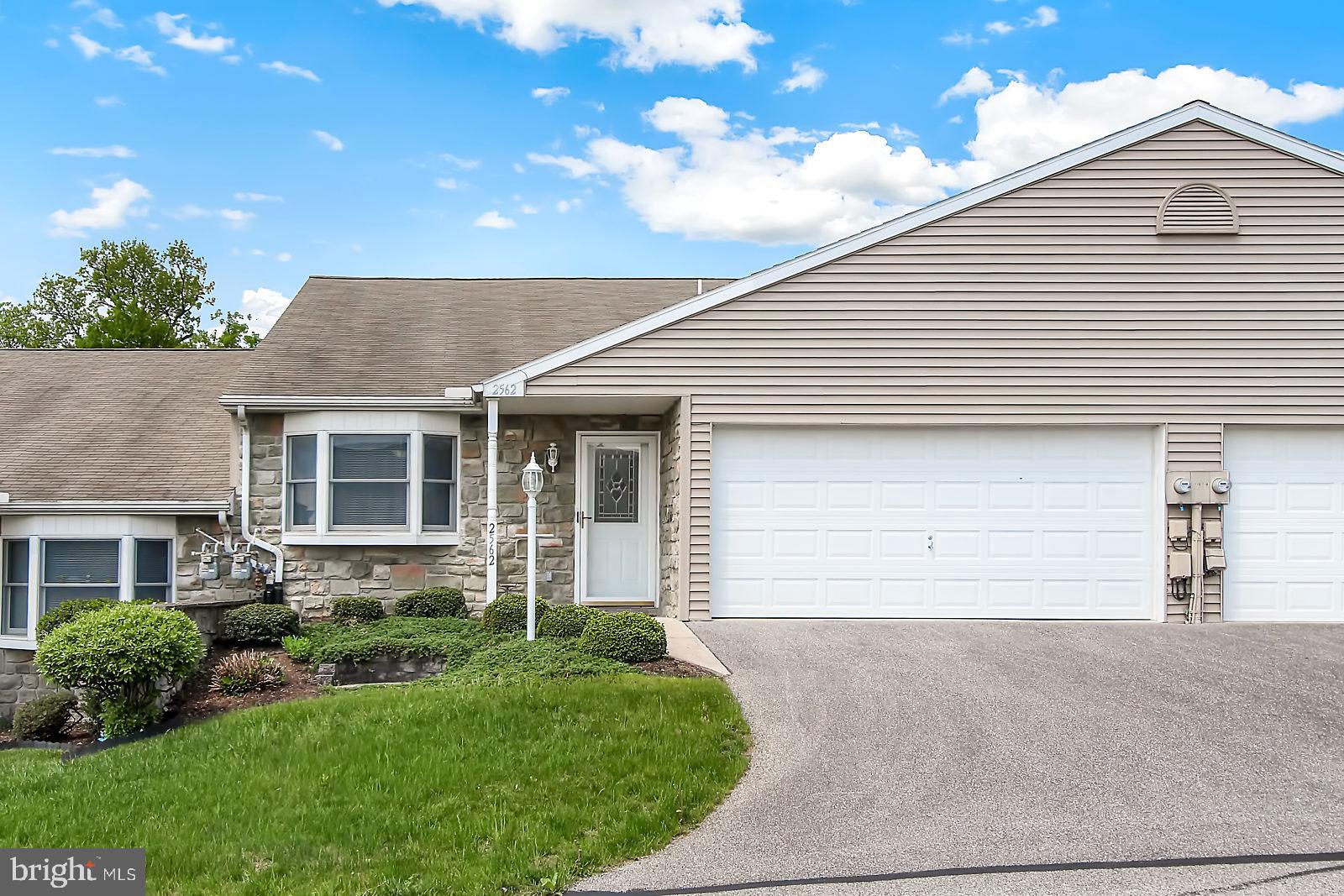 WHITE OAK MANOR - Residential