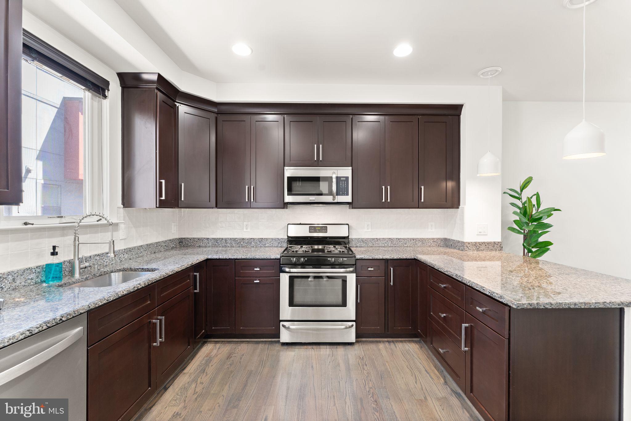 MOSAIC AT MERRIFIELD - Residential