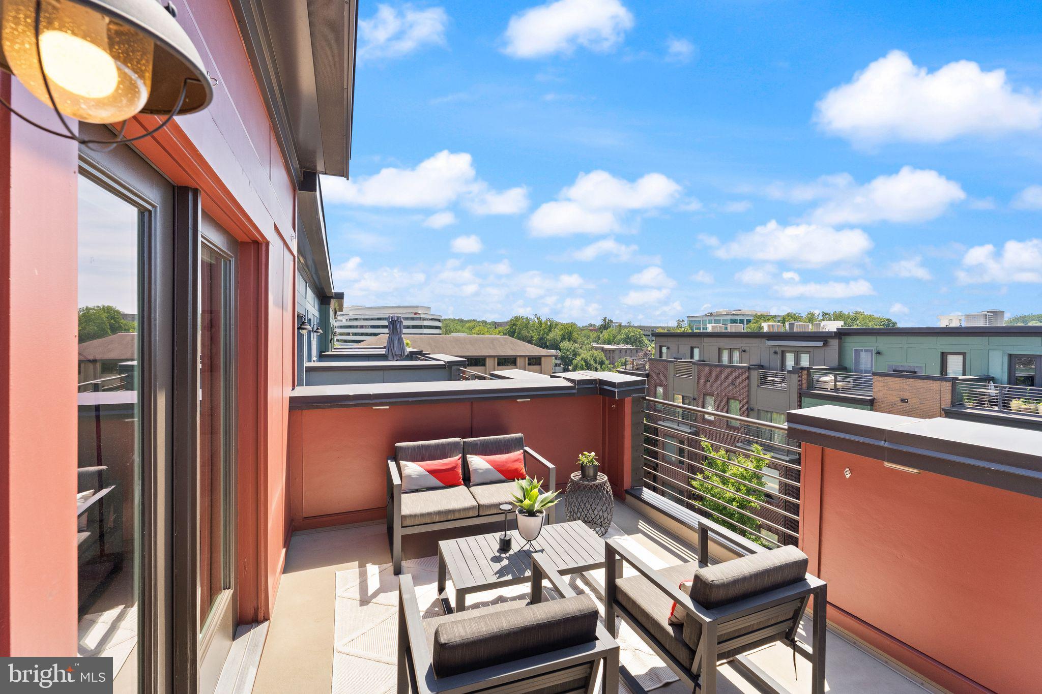 MOSAIC AT MERRIFIELD - Residential