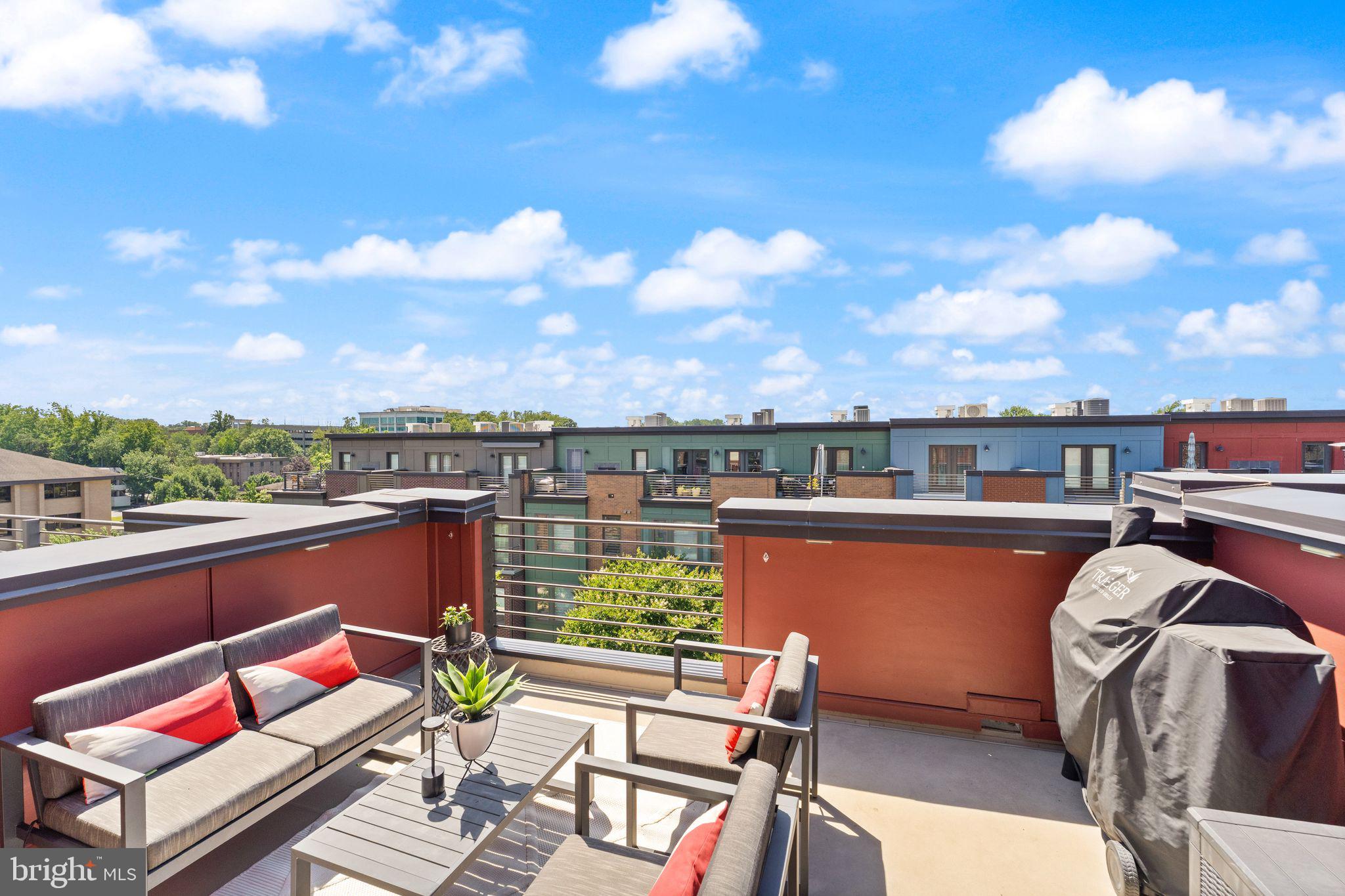 MOSAIC AT MERRIFIELD - Residential