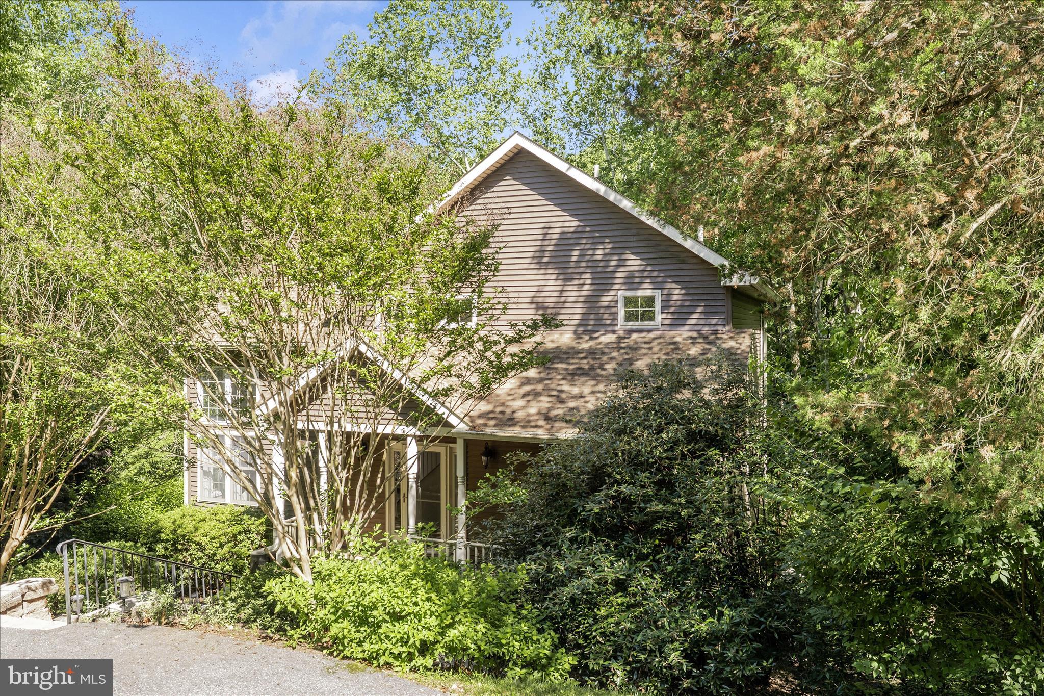 LAKE LINGANORE - Residential
