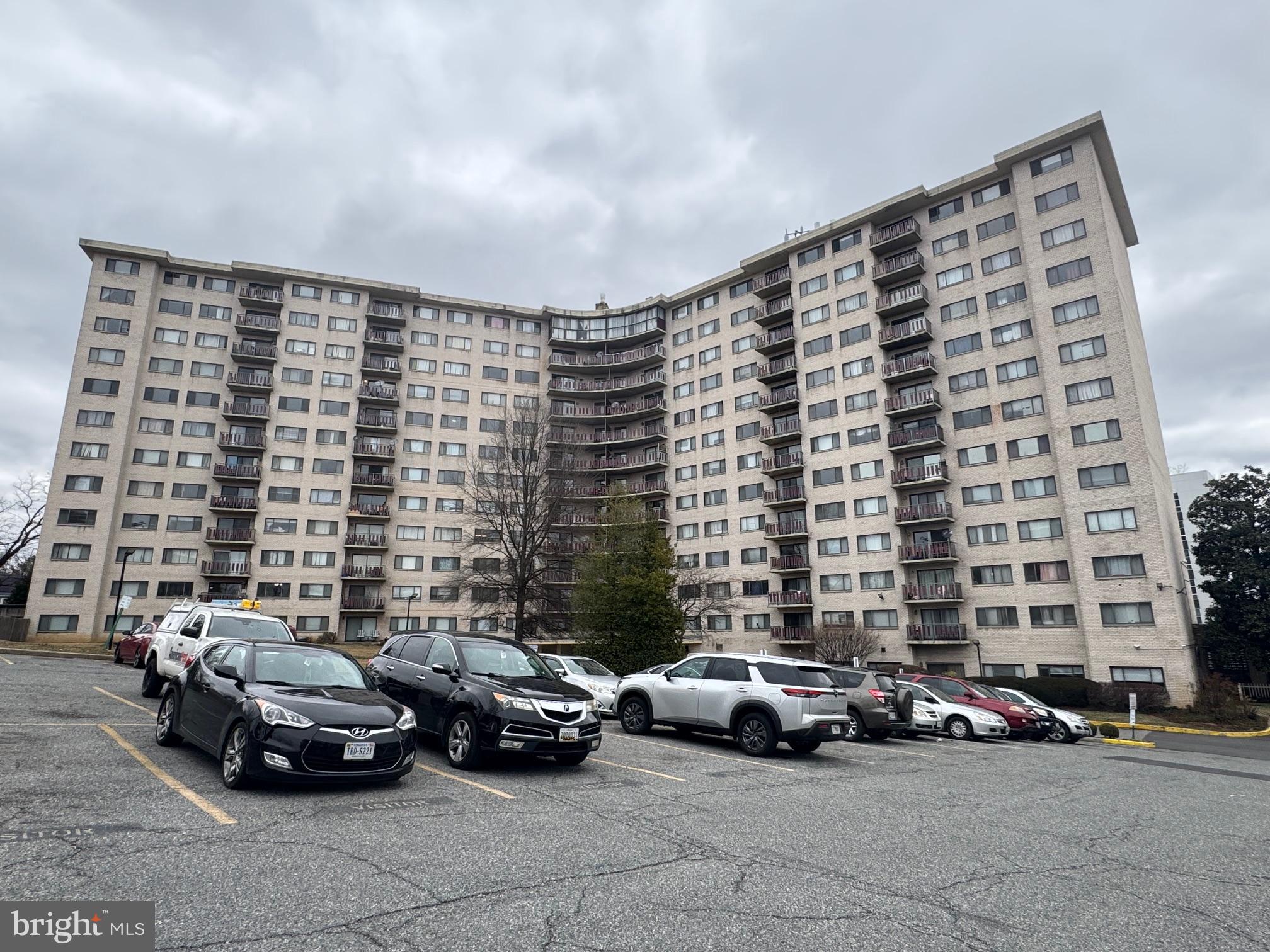 PINEWAY TOWERS - Residential Lease