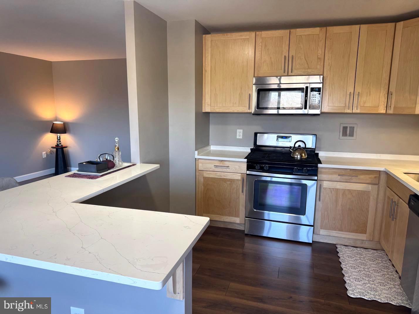 PINEWAY TOWERS - Residential Lease