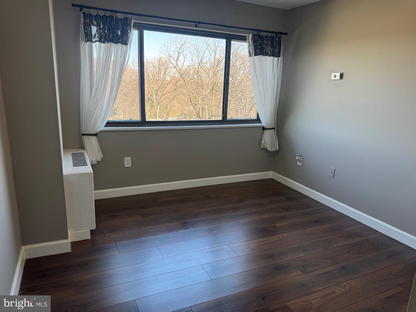 PINEWAY TOWERS - Residential Lease