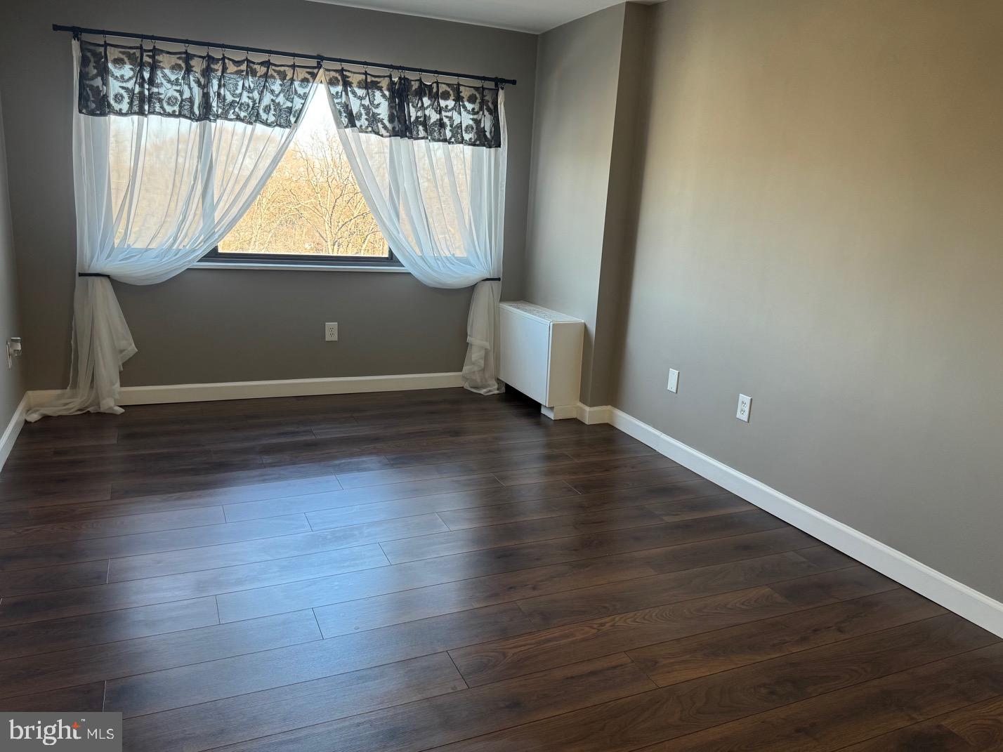 PINEWAY TOWERS - Residential Lease