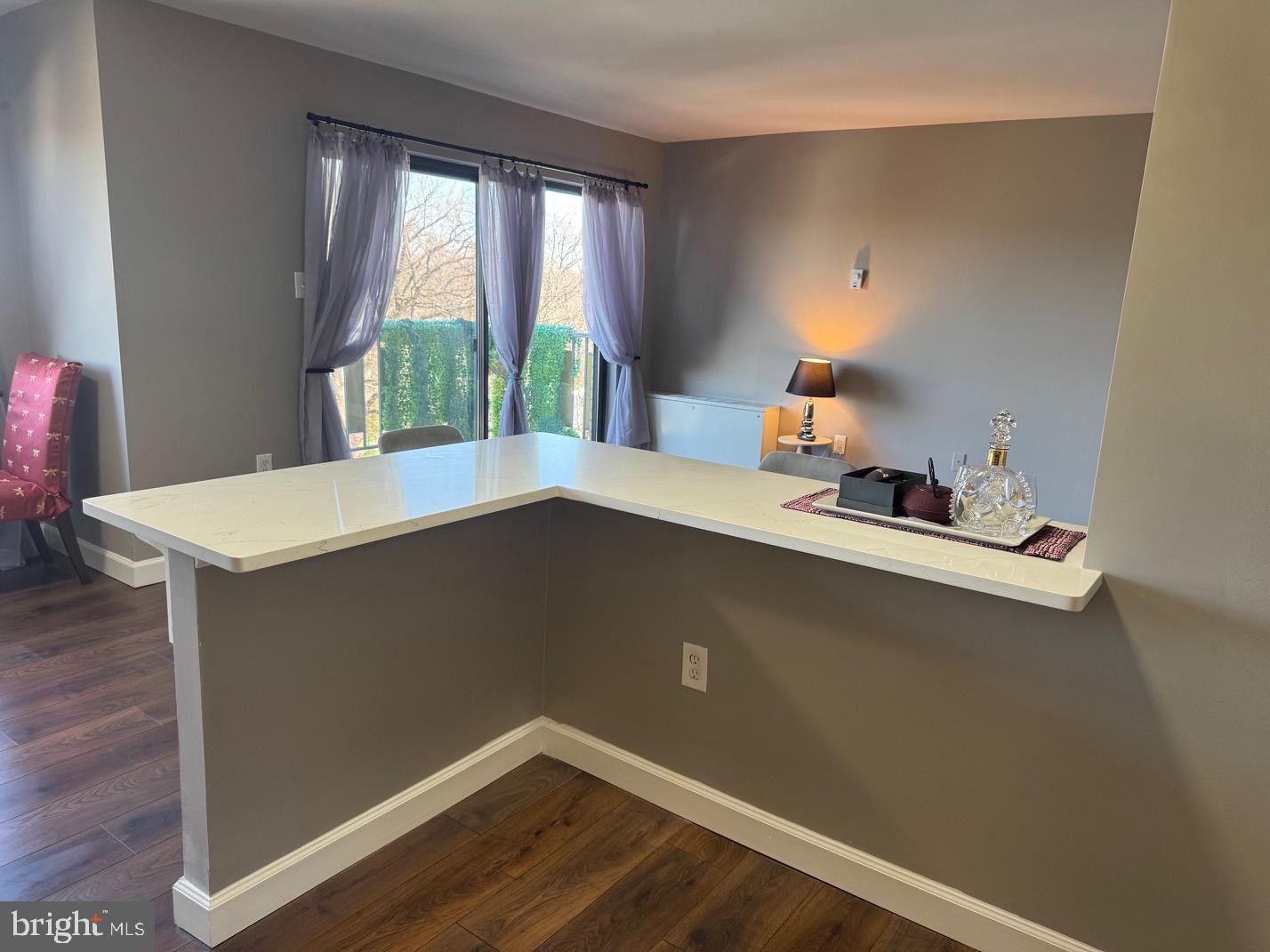 PINEWAY TOWERS - Residential Lease