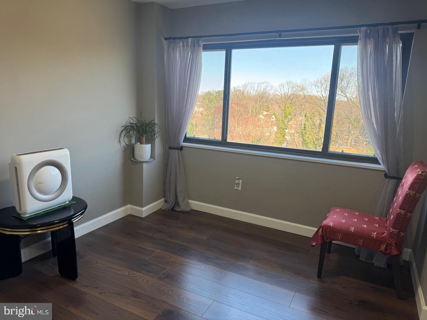PINEWAY TOWERS - Residential Lease