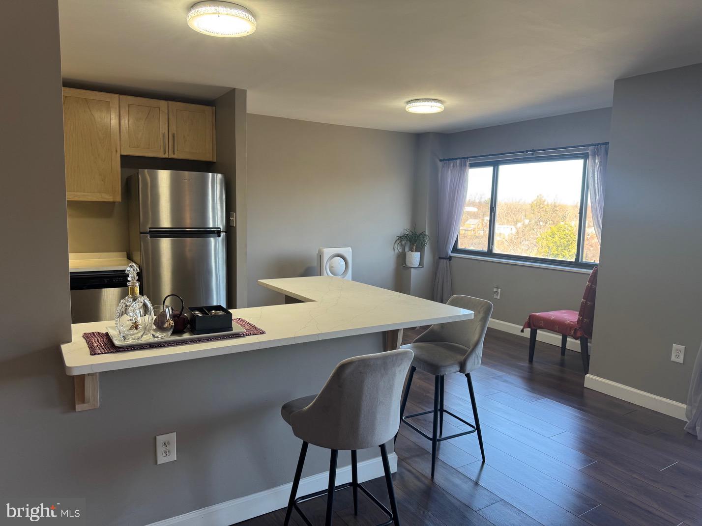 PINEWAY TOWERS - Residential Lease