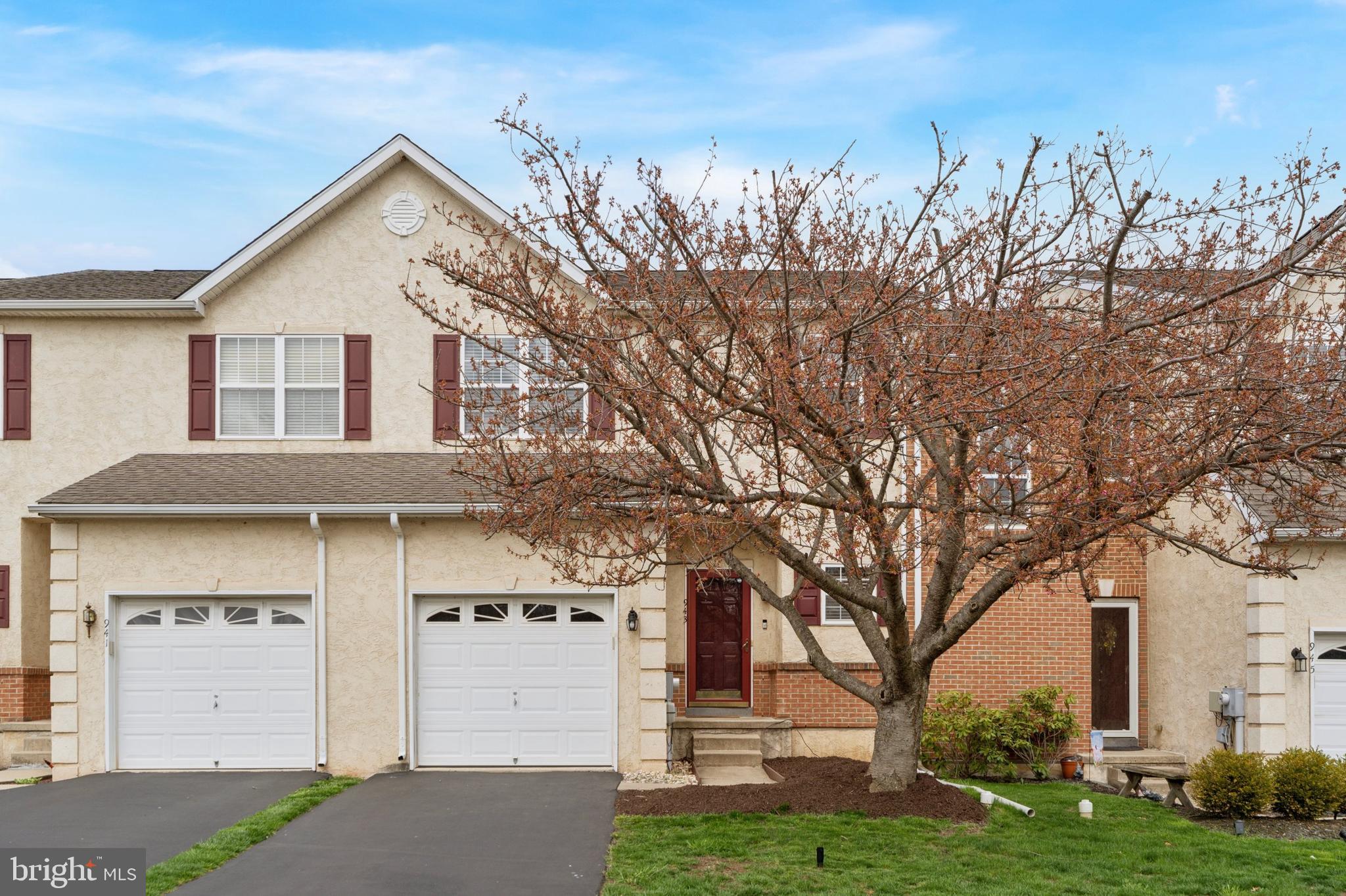 MONROE COURT - Residential