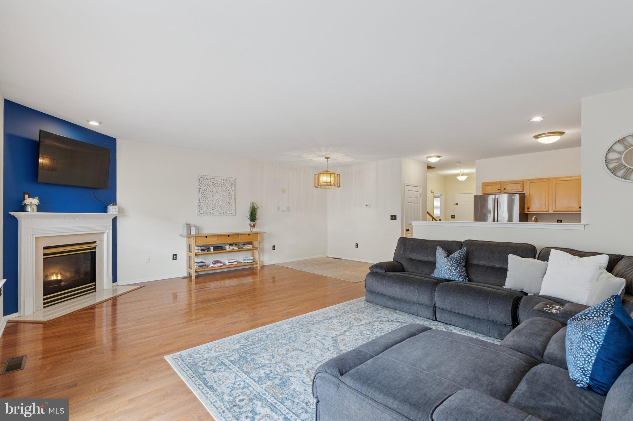 MONROE COURT - Residential