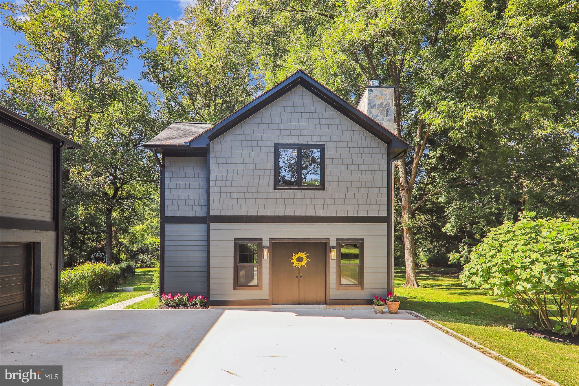 BANNOCKBURN ESTATES - Residential