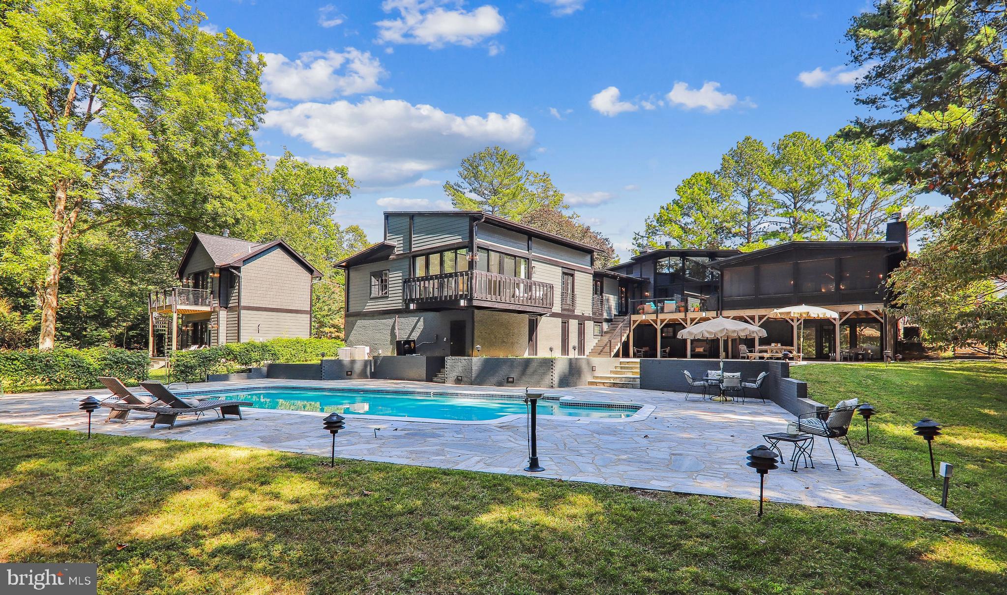 BANNOCKBURN ESTATES - Residential