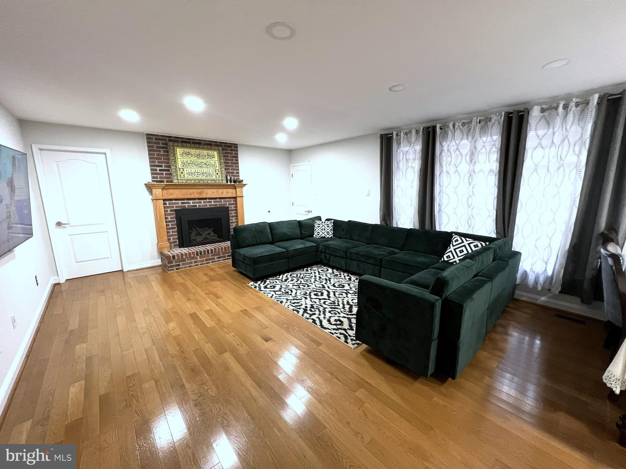 LAKEVIEW ESTS - Residential