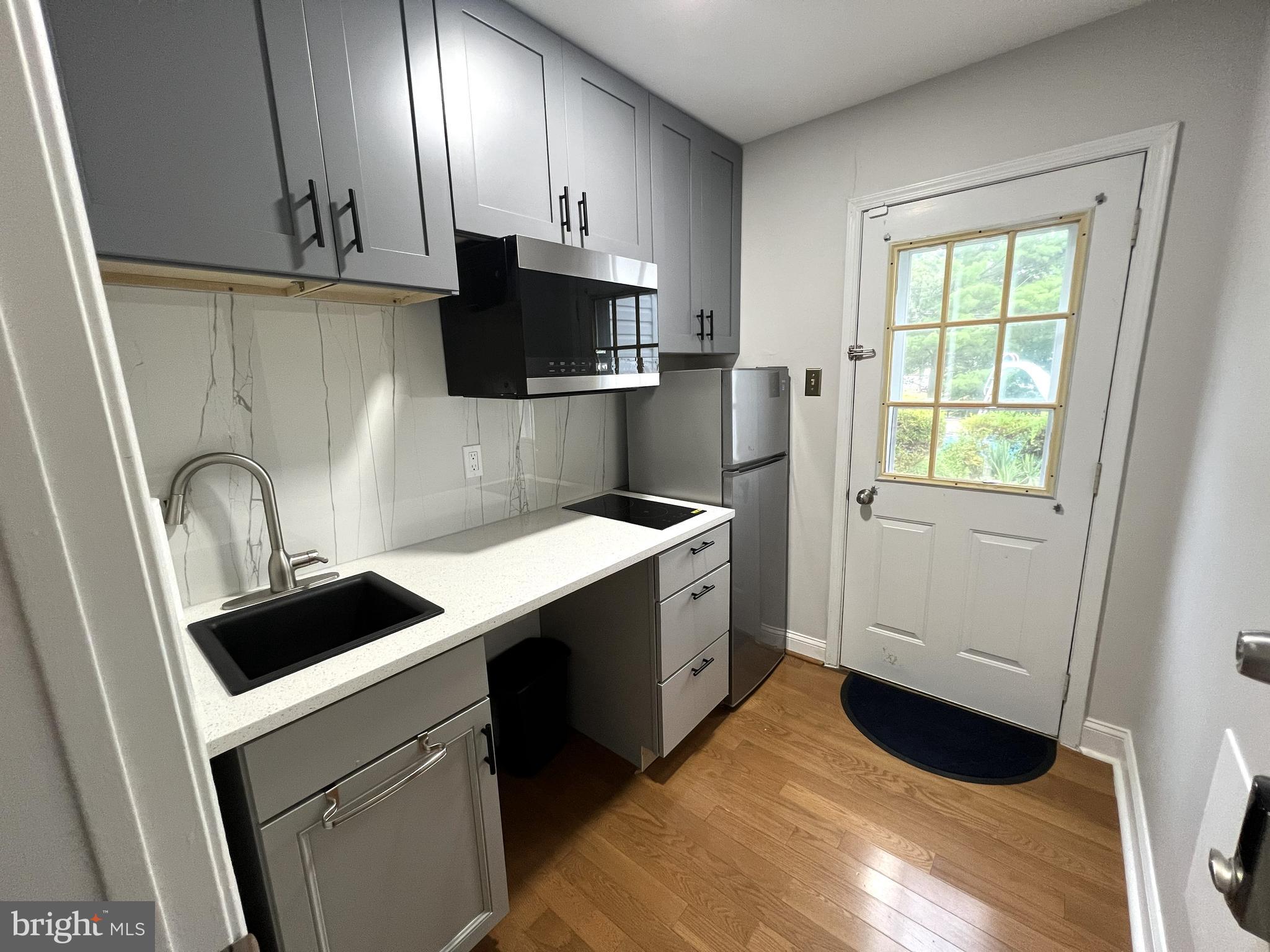 LAKEVIEW ESTS - Residential