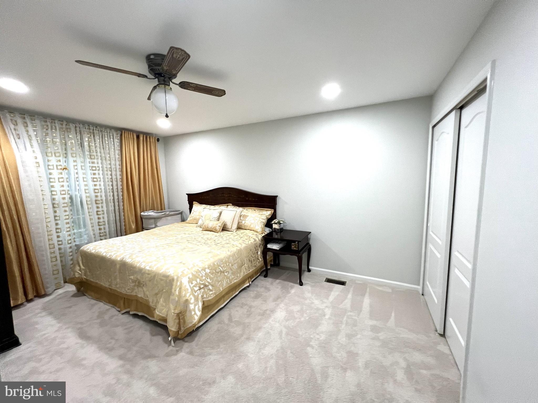 LAKEVIEW ESTS - Residential