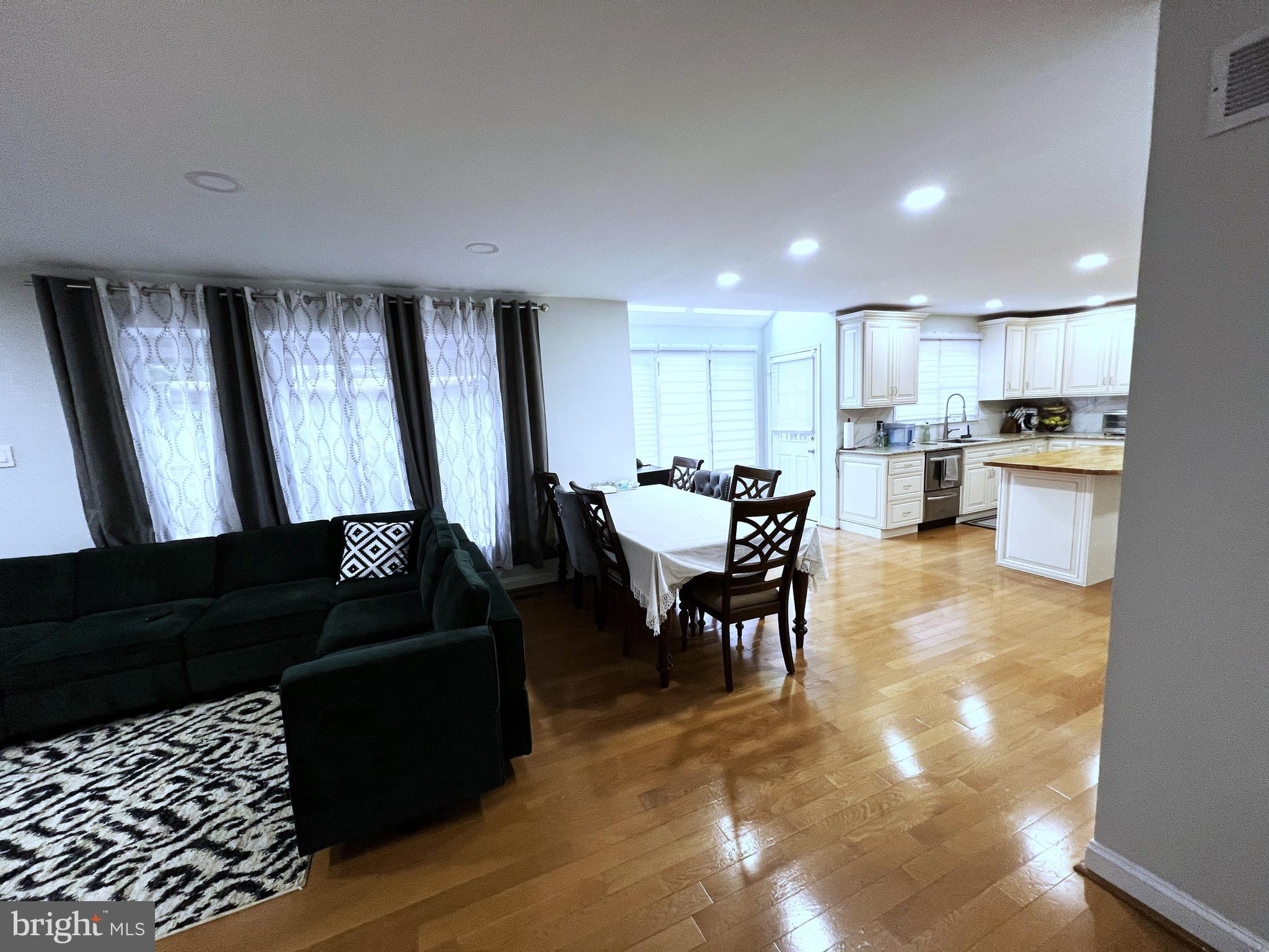 LAKEVIEW ESTS - Residential