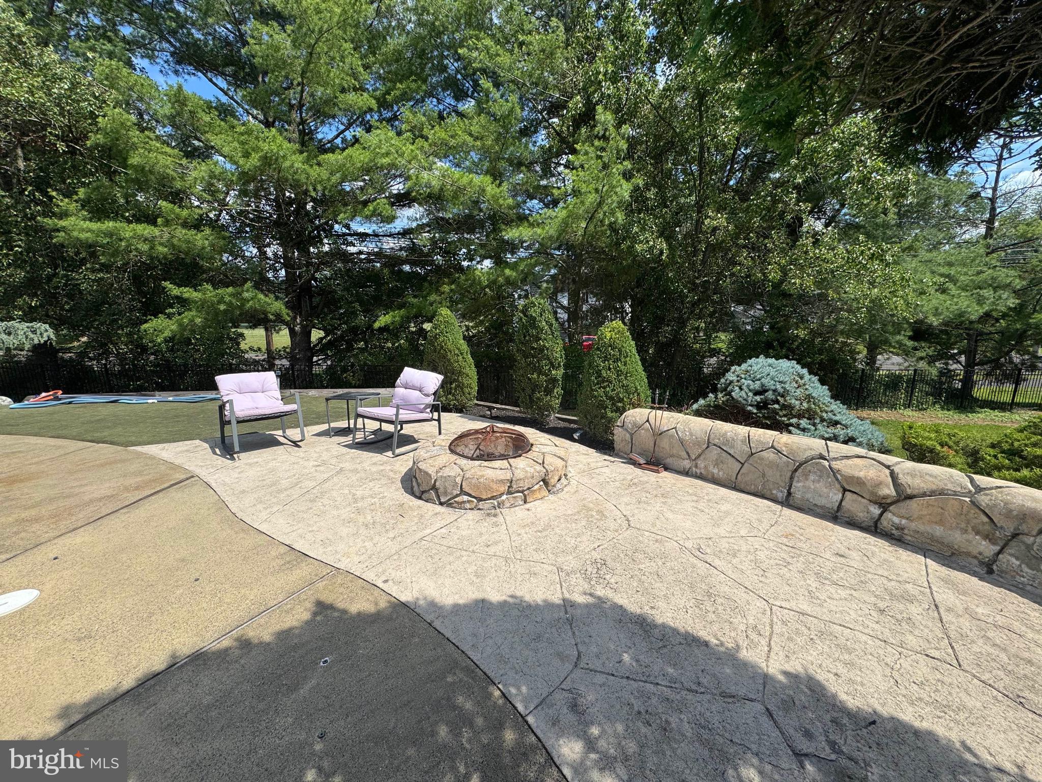 LAKEVIEW ESTS - Residential