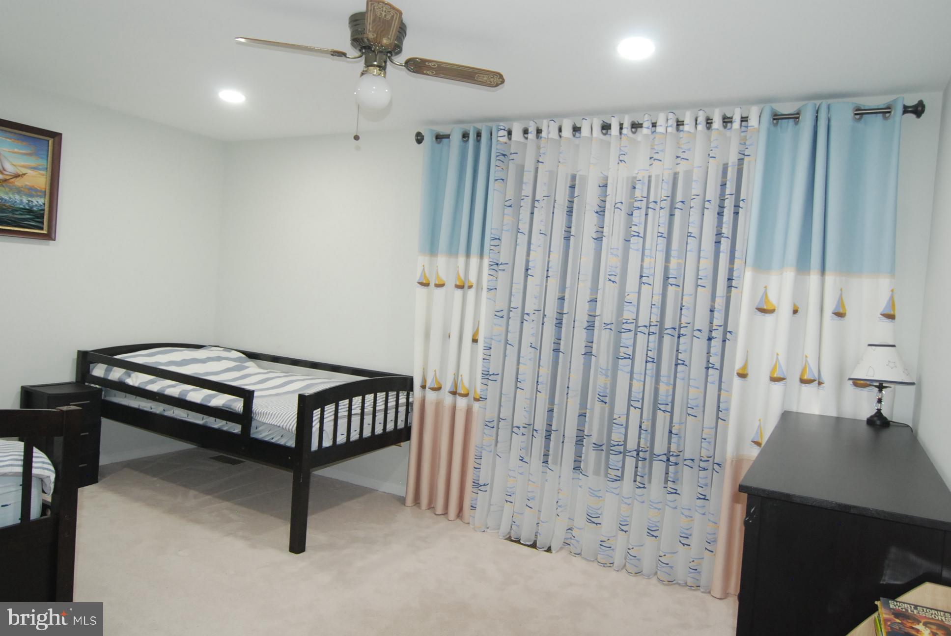 LAKEVIEW ESTS - Residential